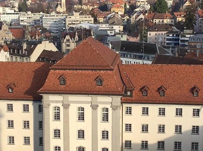 2 With Balcony, Central, Quiet Location Apartamento *