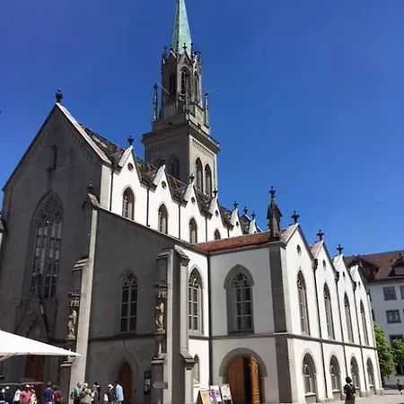 2 With Balcony, Central, Quiet Location Appartamento